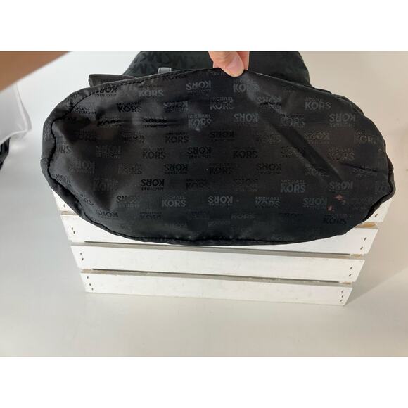 MICHAEL KORS, LARGE BLACK SIGNATURE PRINT CANVAS SHOULDER BAG - Picture 10 of 16